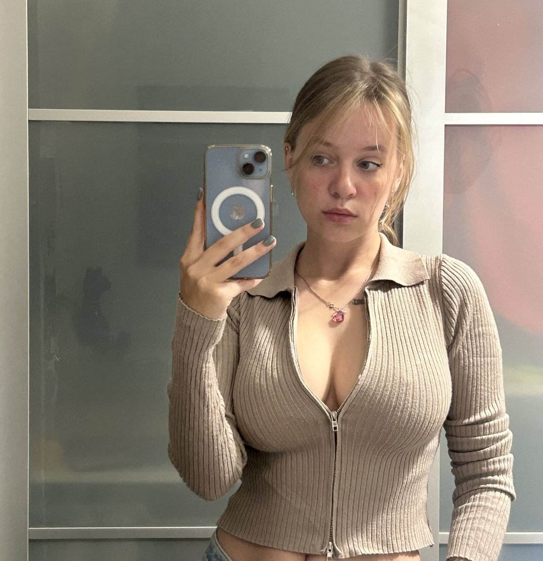 Маруся привлекальеная девушка из Беслана цена от 3000 руб