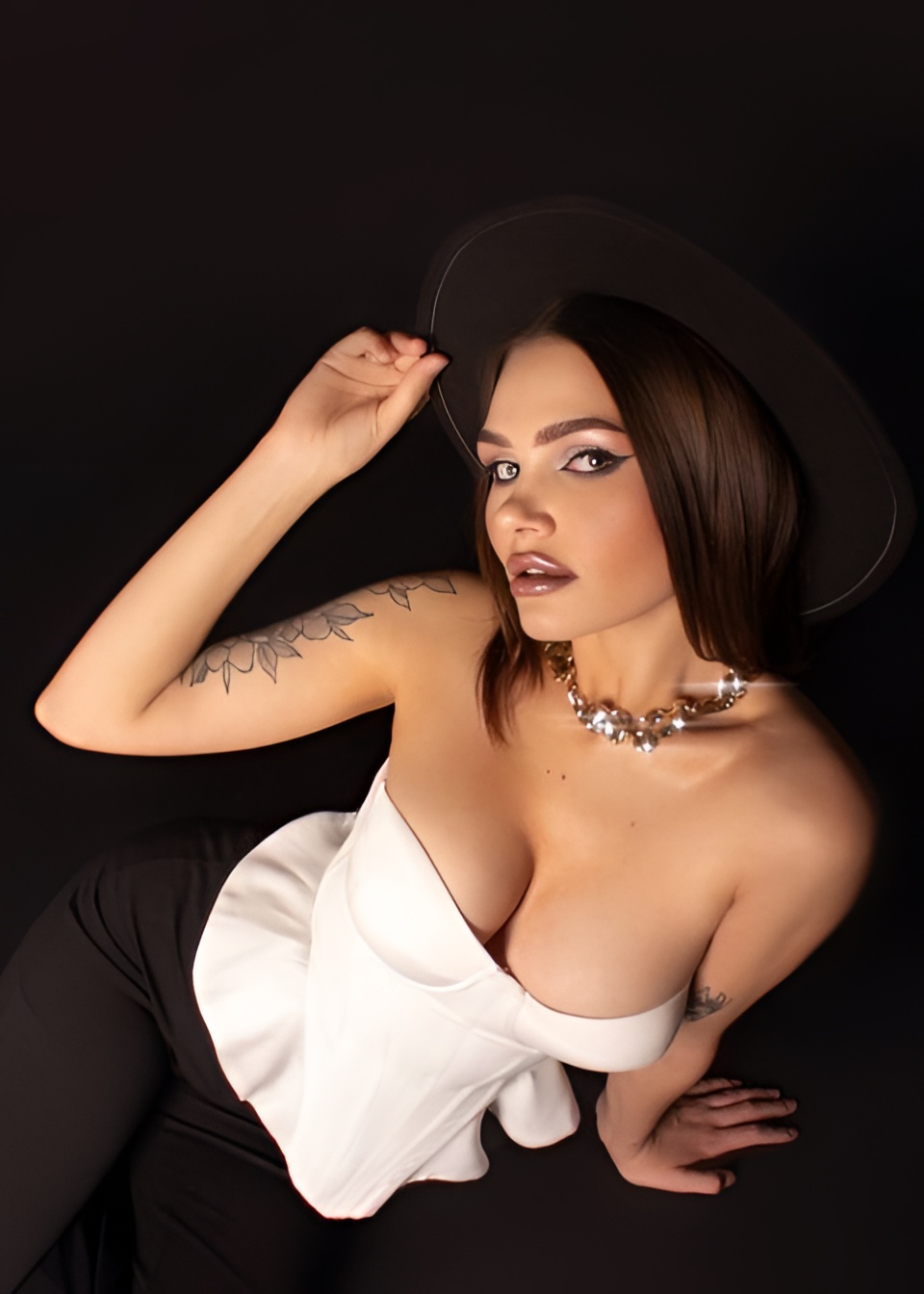 Яна привлекательная девушка из Беслана цена от 6000 руб