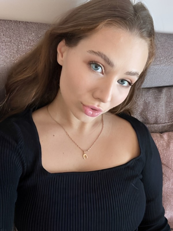 Элина привлекательная девушка из Беслана цена от 4000 руб