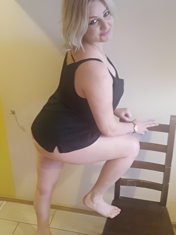 Илона привлекательная девушка из Беслана цена от 1500 руб