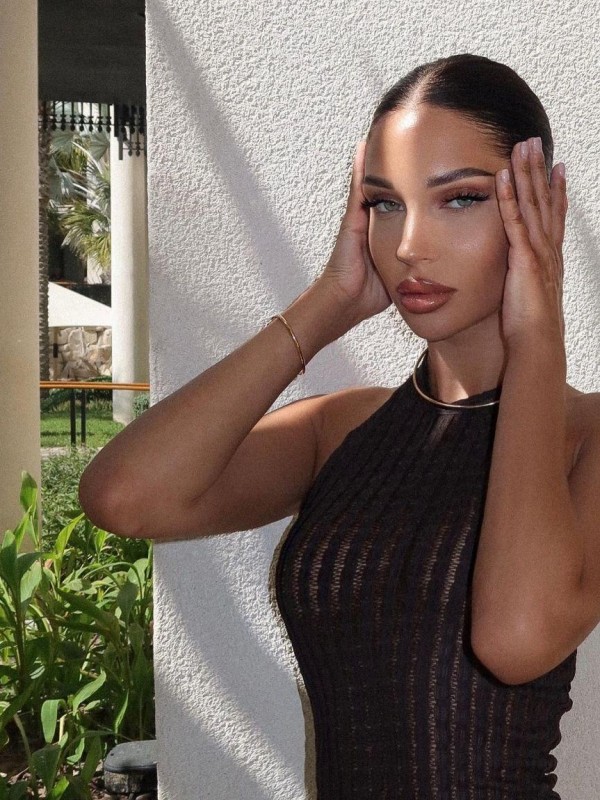 Марианна привлекательная девушка из Беслана цена от 4000 руб